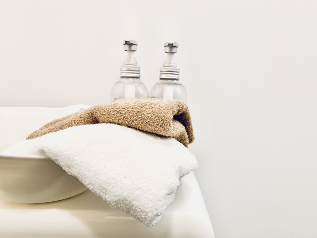 フェイスタオルとボトル