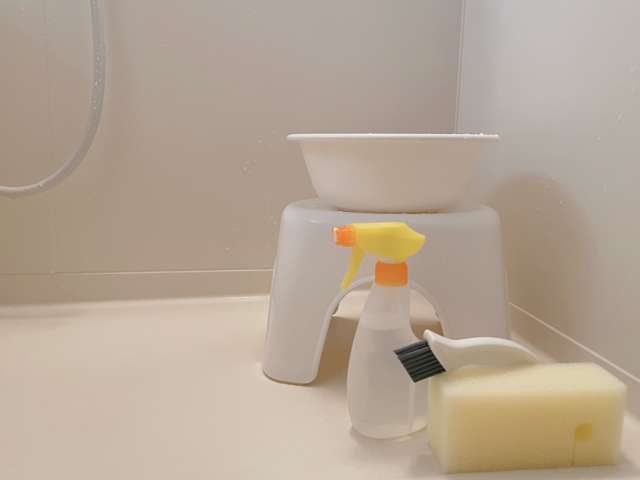 浴室に置いたお風呂掃除の道具