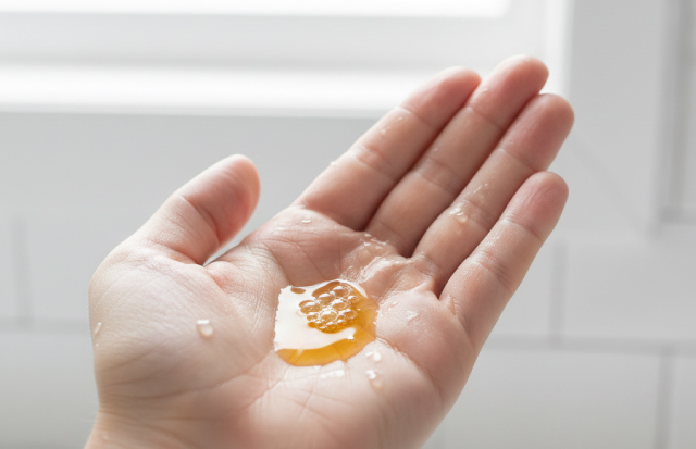 手のひらに取ったオイル